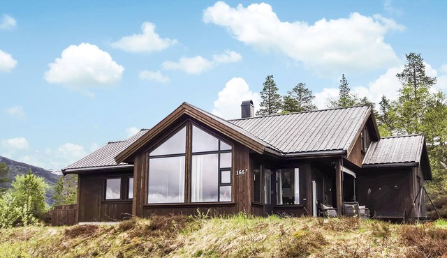 Lovely home in Skare with WiFi