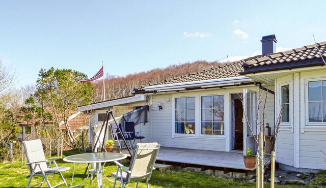 Lovely home in Sveio with WiFi