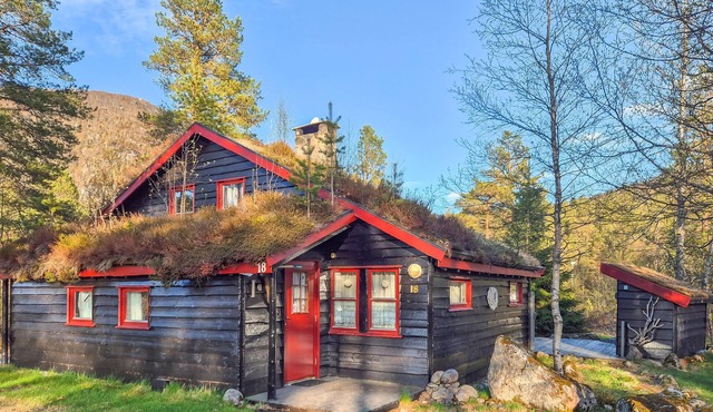 Lovely home in Tjørhom with sauna