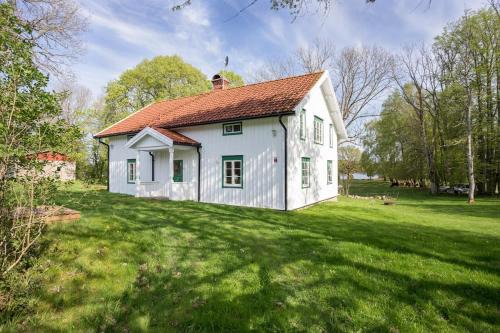 Lunneviken Hof Countryside Lakehouse