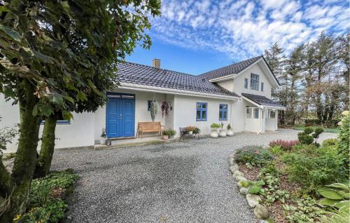 Luxurious Home In Kleppe With Wifi