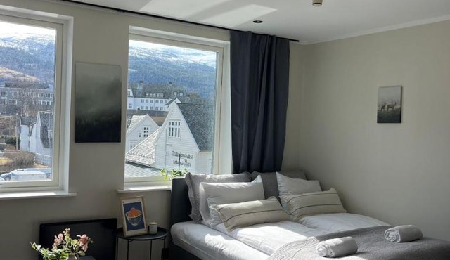 Luxury River View apt - Hotel Vibe - Heart of Voss