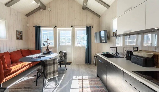 Madelhea Cabin- Seaview Lodge