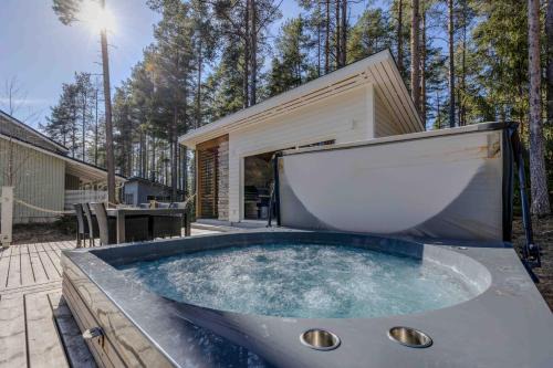 Mäntyhovi Incl washing machine, Jacuzzi and summer kitchen for extra fee in Kalajoki