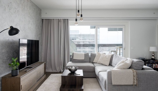 Modern 1BR Balcony, Tripla Pasila, 5min Helsinki in Helsinki