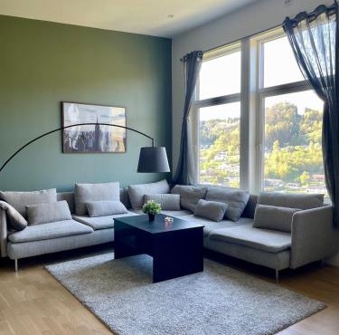 Modern 2-bedroom apartment in Lyngdal