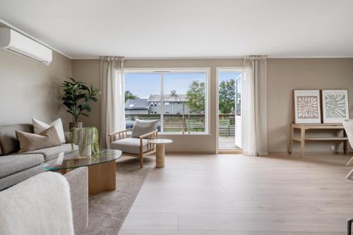 Modern 5BR House - Central - 2,5 Bathroom - Terrace - Parking