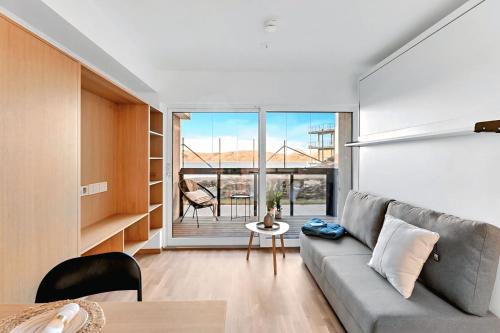 Modern Apartment near Airport