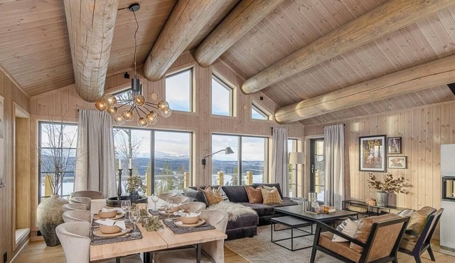Modern cabin with beautiful design by Gålåvatn