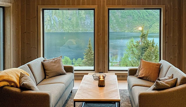 Modern cabin with view over Eidsvatnet in Eidsdal
