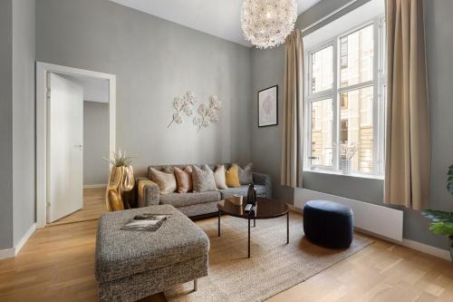 Modern Central Oslo Apartment with High Ceilings