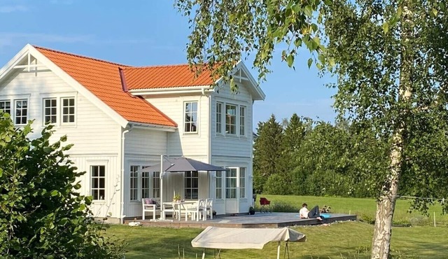 Modern Country House 300m from lake with beach