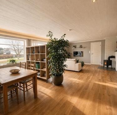 Modern & Cozy Apartment in Quiet Area, Free Parking