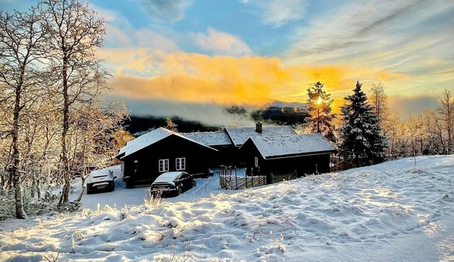 Modern family cabin near Jotunheimen in Skåbu