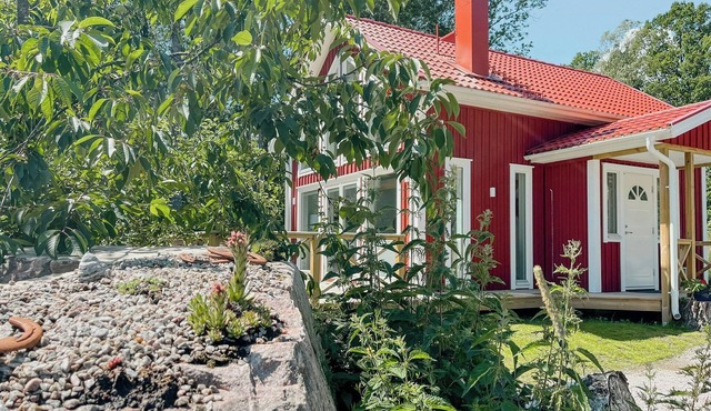Modern loft house in the woods near Gullabo