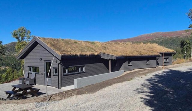 Modern mountain cabin with panorama view- Beds made up and ready and final washing included in Kroderen