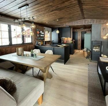 Modern Mountain Cabin With Views Over Slokovannet
