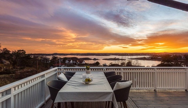 Modern villa with 180° Panoramic Sea View, Sunny Terraces, 4BR/Pizza/EV/Fiber