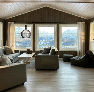 Moderne Hytte Med Spabad Nær Ålesund