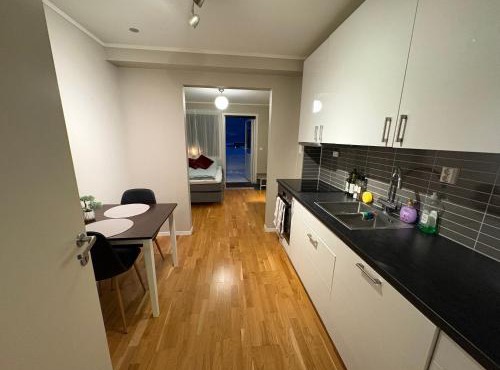 Moderne og privat leilighet i Tromsø- gratis parkering!