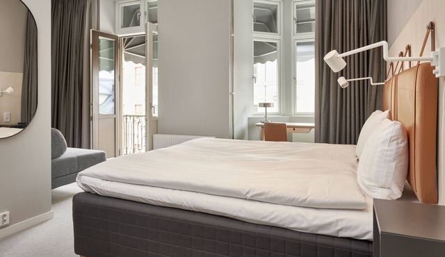 Moment Hotels