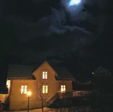 Moskenes i Lofoten, autentisk hus midt i fiskeværet Å
