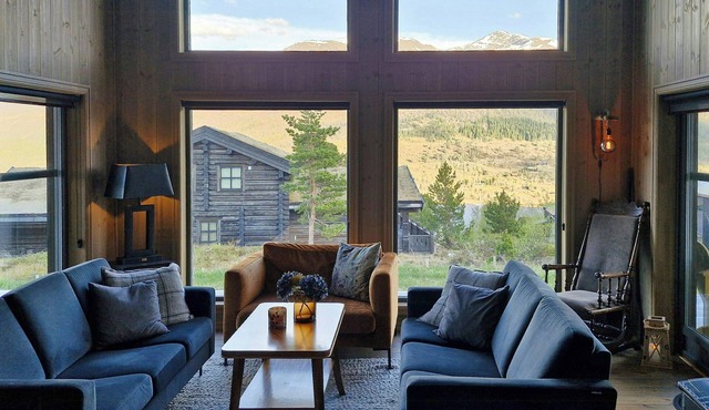 Mountain cabin with sauna in Sunnmørsalpane