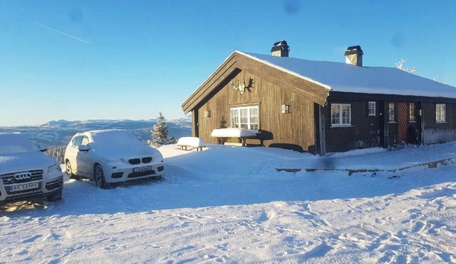 Mountain cabin with a view over Jotunheimen