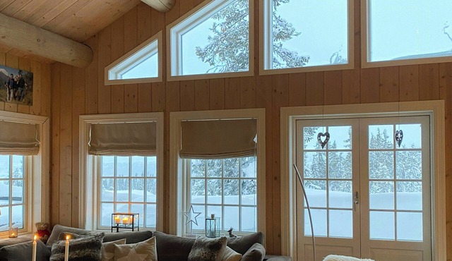 Mountain cabin with sauna, jacuzzi and views