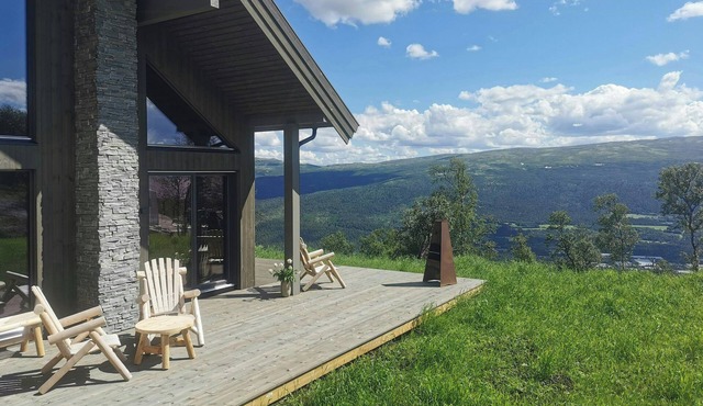Mountain cabin with panoramic views and sauna