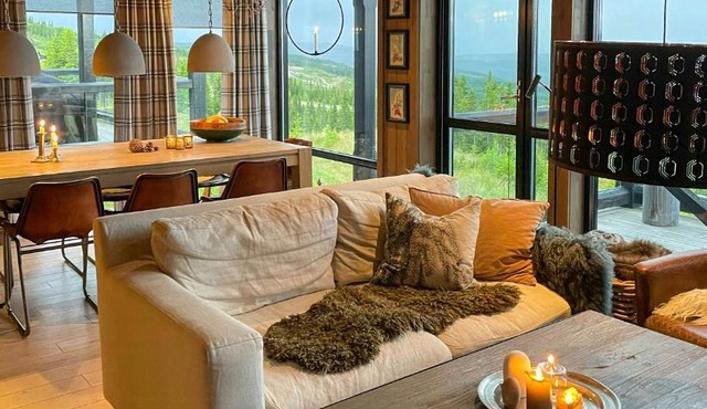 Mountain cabin with panoramic view of Jotunheim in yer