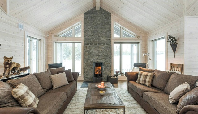 Mountain cabin with private terrace by Mjogetjønn