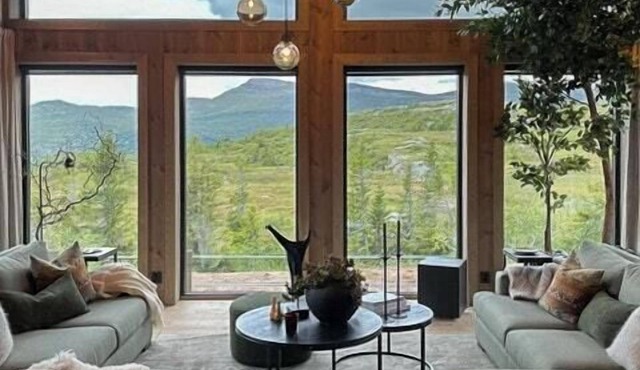 Mountain home on Høgevarde with majestic views
