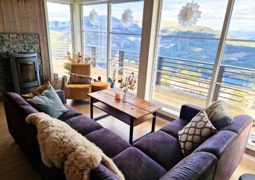 Mountain Ski Cabin with Sauna & Scenic Views