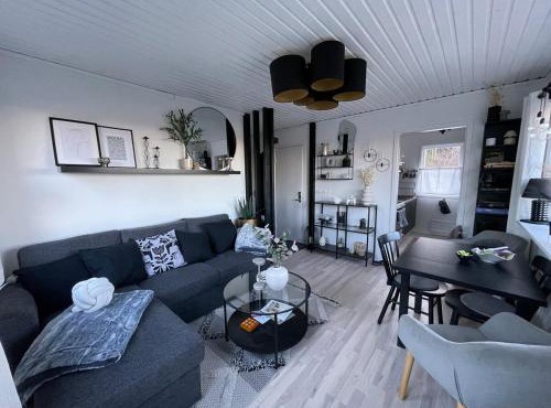 Mysigt stuga med sjöutsikt, Undenäs Tivedens nationalpark