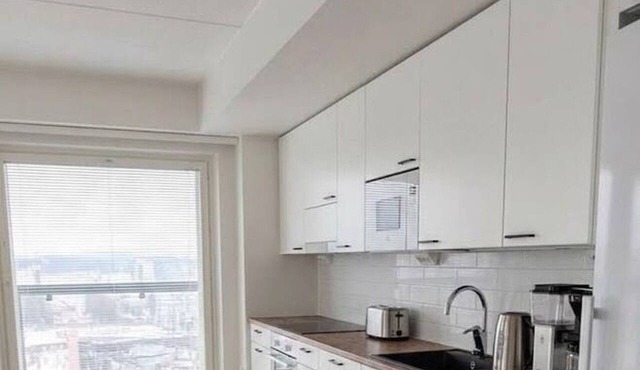 New 11th Floor 2BR Apt in Centre | Hot Tub & Sauna in Jyväskylä