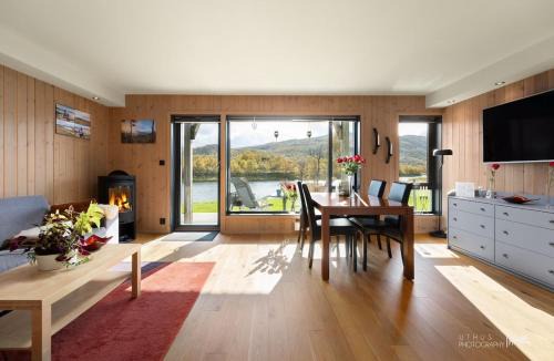 New! Stay only 10 minutes from Hardangervidda & Vøringsfossen