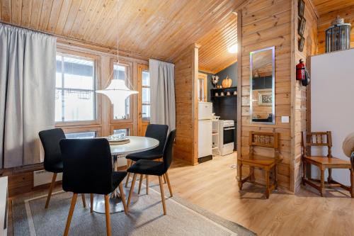 Newly Renovated 2BR Riihivuori Cabin