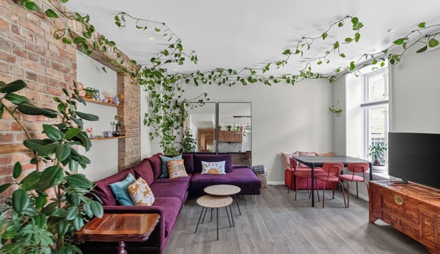 Newly Renovated 5-Bedroom Apartment with 2 Bathrooms in Grünerløkka - Accommodates 9 Guests in Oslo