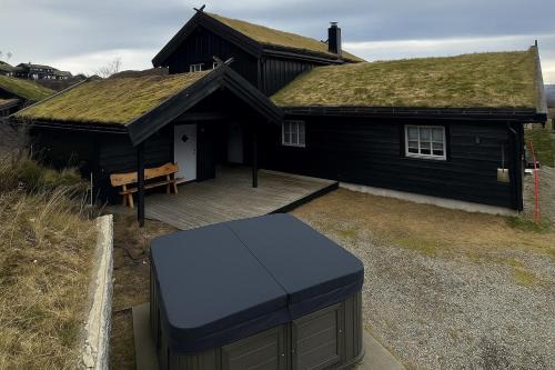 Nice cottage in quiet surroundings, surrounded by beautiful nature, near Gullingen