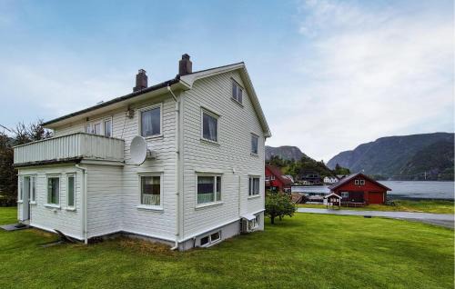 Nice Home In Erfjord With Wifi