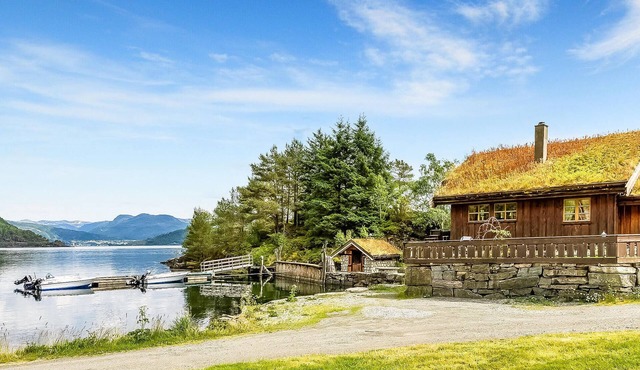 Nice home in Etne with sauna