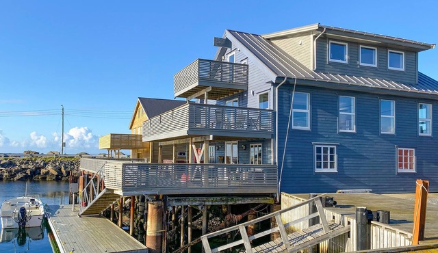 Nice home in Fjørtoft with harbor view