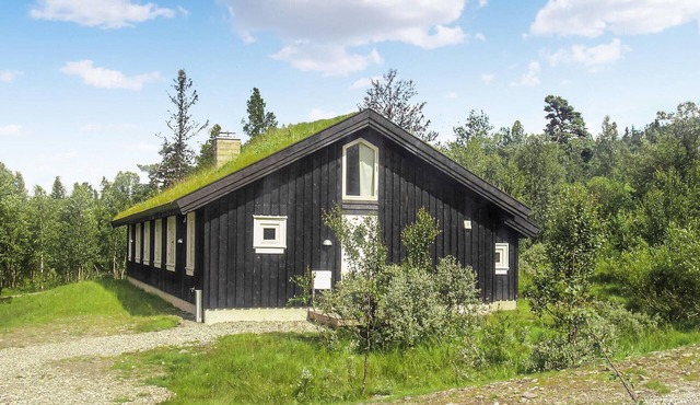 Nice home in Gålå with sauna
