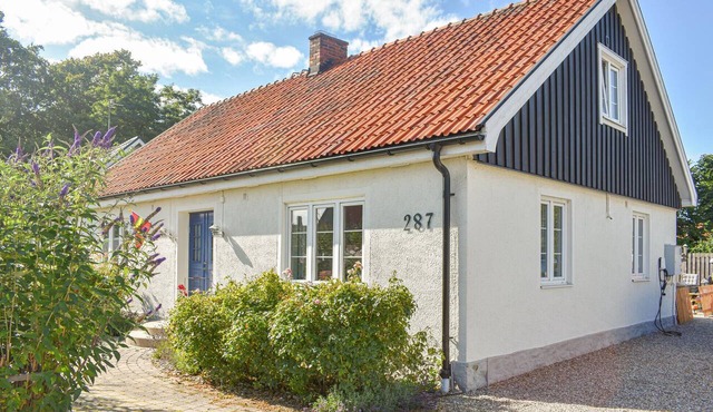 Nice home in Glemmingebro with house a panoramic view in Glemmingebro