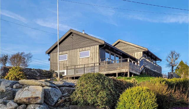 Nice Home In Håvik With Wifi
