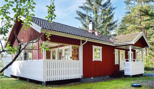 Nice Home In Mariefred With Wifi in Mariefred