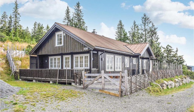 Nice Home In Sjusjøen With Sauna