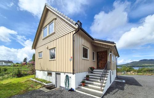Nice Home In Vikebygd With House Sea View