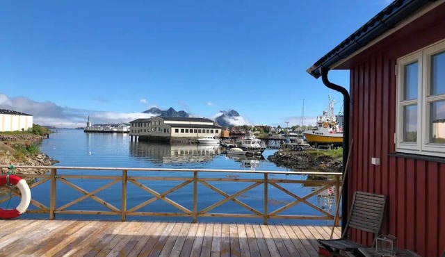 Nora's Waterfront Cabin